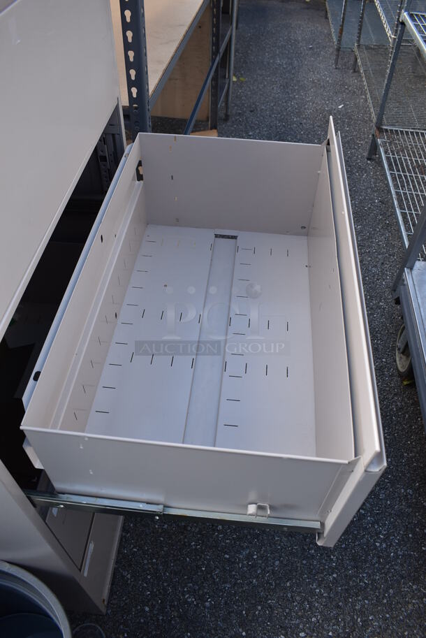 Tan Metal 4 Drawer Filing Cabinet. 30x18x52.5 - Image 8 of 9