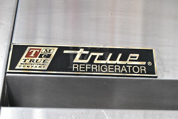 True TG2R-2S ENERGY STAR Stainless Steel Commercial 2 Door Reach In Cooler w/ Poly Coated Racks on Commercial Casters. 115 Volts, 1 Phase. Tested and Working! - Image 2 of 6