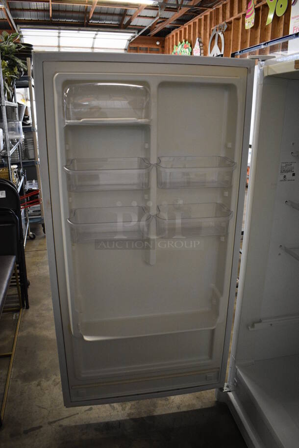 Frigidaire Model FKCH17F7HWD ENERGY STAR Single Door Reach In Freezer. 115 Volts, 1 Phase. 32x27x76. Tested and Working! - Image 4 of 7