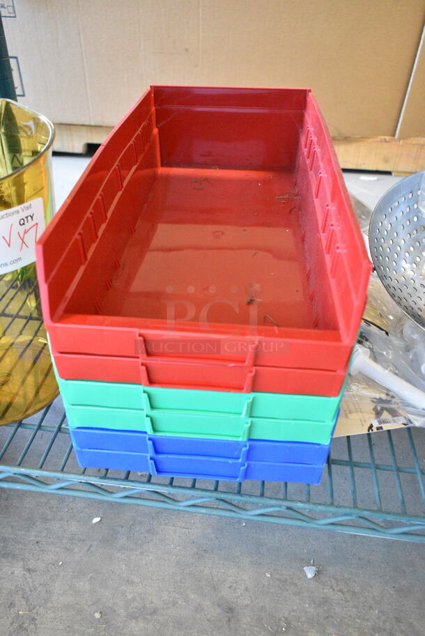 BRAND NEW SCRATCH AND DENT! Items Including 6 Poly Bins and 1 Cambro 400MCH150 4 Qt. High Heat Amber Plastic Measuring Cup - Image 3 of 5