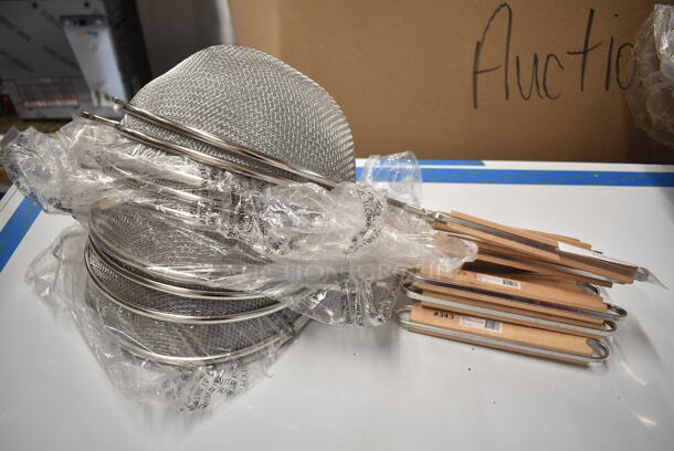 10 BRAND NEW SCRATCH AND DENT!  Choice MS2K-10D 10 1/2" Reinforced Heavy-Duty Stainless Steel Strainer. 10 Times Your Bid! - Image 3 of 5