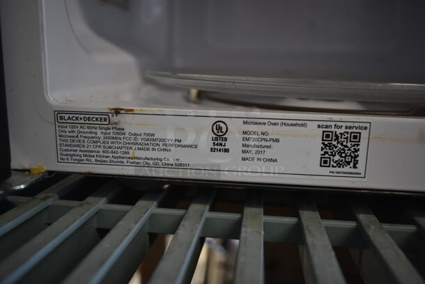 2017 Black & Decker EM720CPN-PMB Countertop Microwave Oven. 120 Volts, 1 Phase. - Image 4 of 4