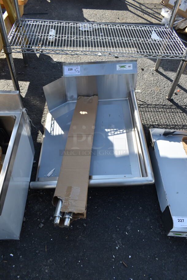 BRAND NEW SCRATCH AND DENT! Regency 600CDT24R Stainless Steel Right Side Clean Side Dishwasher Table. - Image 1 of 4