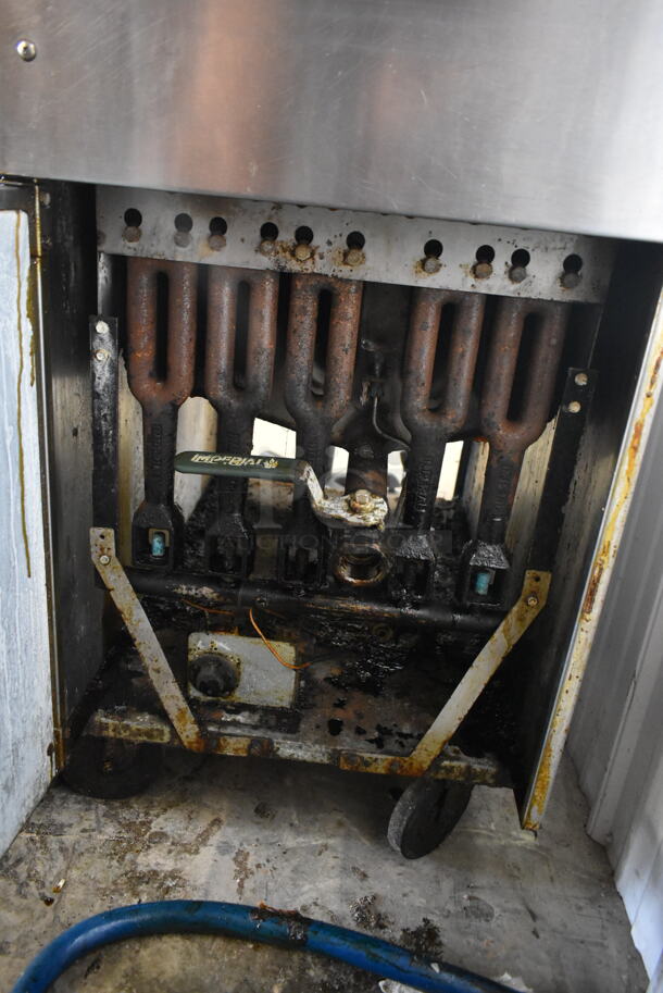 Imperial IFS-75 Stainless Steel Commercial Floor Style Natural Gas Powered 75 Pound Capacity Deep Fat Fryer. 175,000 BTU. - Image 6 of 7