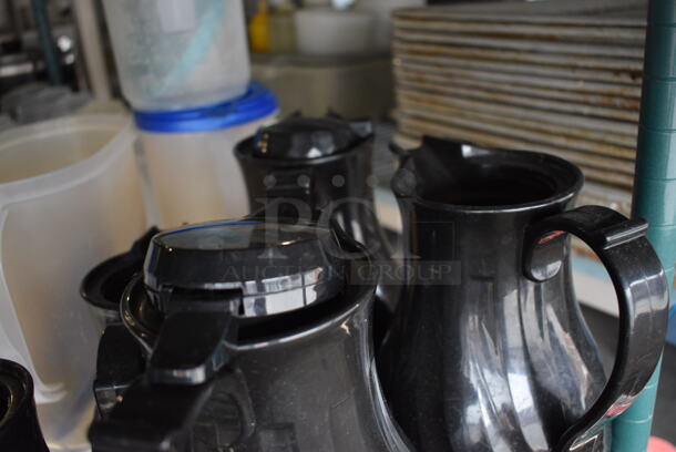 ALL ONE MONEY! Lot of 5 Black Pitchers w/ 2 Lids! Includes 7.5x6x9, 6.5x4.5x7 - Image 4 of 4