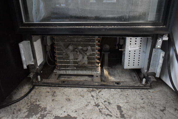 True GDM-12 Metal Commercial Single Door Reach In Cooler Merchandiser w/ Poly Coated Racks. 115 Volts, 1 Phase. Tested and Powers On But Does Not Get Cold - Image 2 of 5