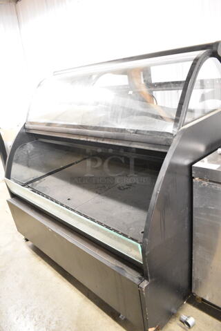 Structural Concepts HOU5652R Metal Commercial Floor Style Grab N Go Merchandiser w/ Top Display Case. 115/230 Volts, 1 Phase.