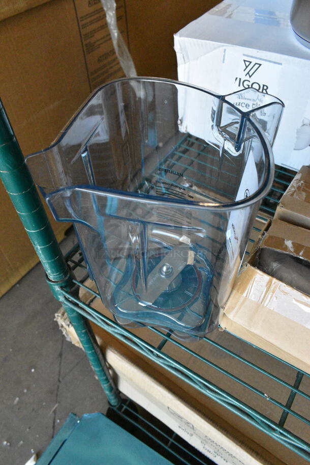 BRAND NEW SCRATCH AND DENT! Clear Poly Blender Pitcher.  - Image 5 of 6