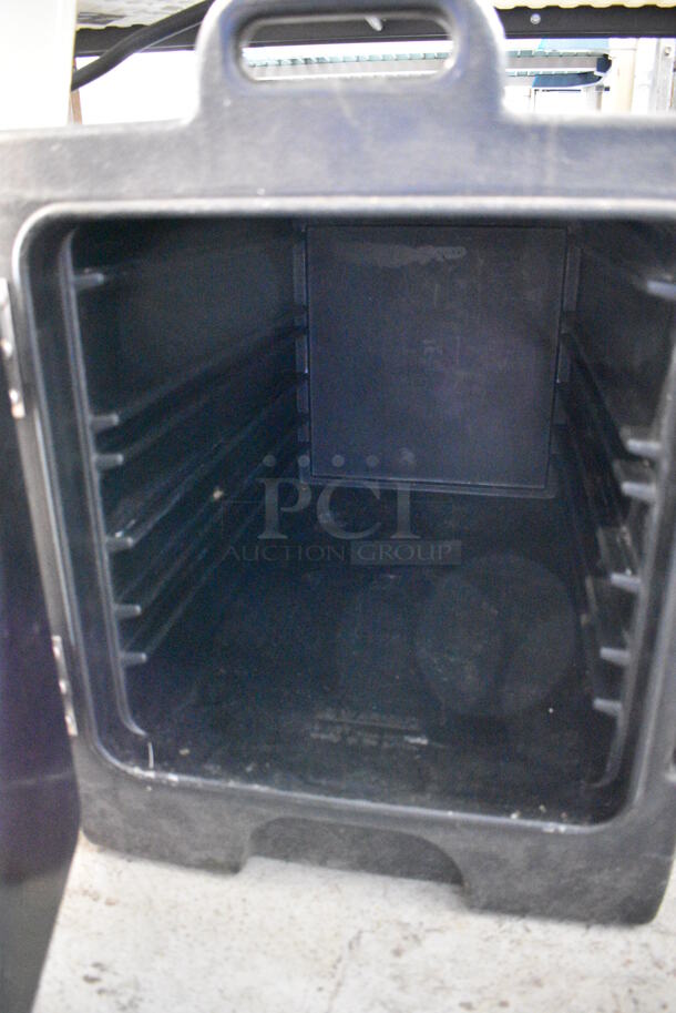 Cambro Model 300MPC Black Poly Food Carrying Case. 17x25x23 - Image 4 of 5