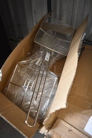 6 BRAND NEW IN BOX! Metal Skimmers. 19". 6 Times Your Bid!