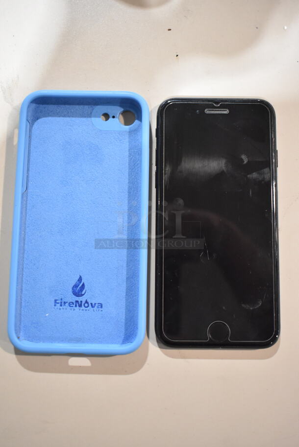 Apple iPhone 7 A1660 32 GB Smart Phone w/ FireNova Blue Case. Verizon. - Image 4 of 5