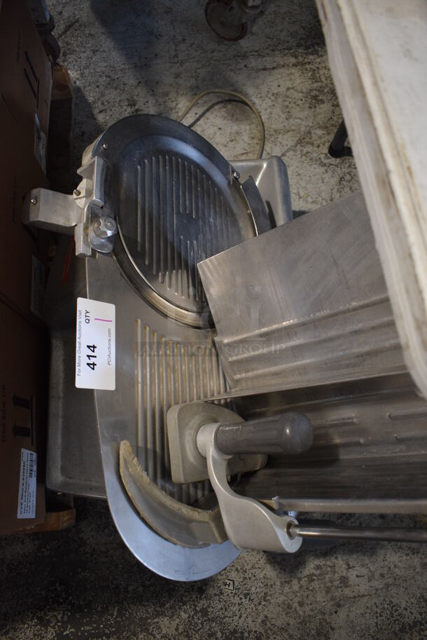 Hobart Model 2712 Stainless Steel Commercial Countertop Meat Slicer. 115 Volts, 1 Phase. 27x25x28. Tested and Working! - Image 5 of 6