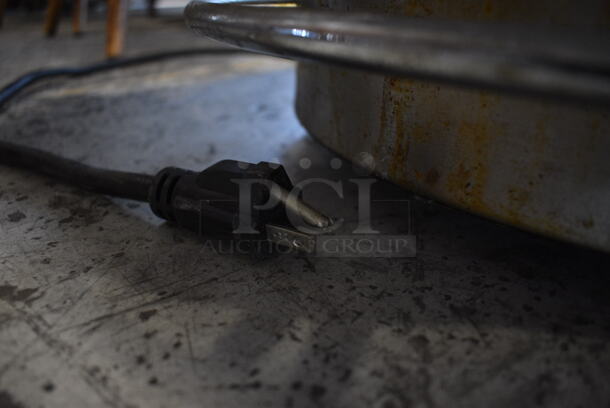 Waring WSC160 Stainless Steel Commercial Countertop Crepe Maker. 120 Volts, 1 Phase. 19x18x5 - Image 8 of 8