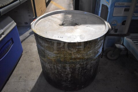 Metal Stock Pot w/ Lid. 19.5x18x17