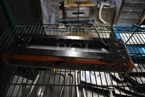 Genus Spectra Compact Bug Zapper. Tested and Does Not Power On - Image 2 of 3