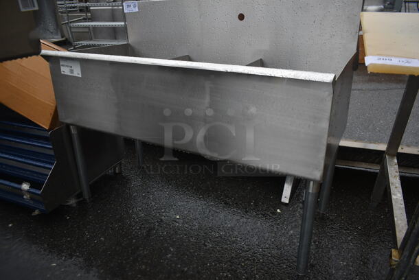 BRAND NEW SCRATCH AND DENT! Stainless Steel Commercial 3 Bay Sink. - Image 4 of 4