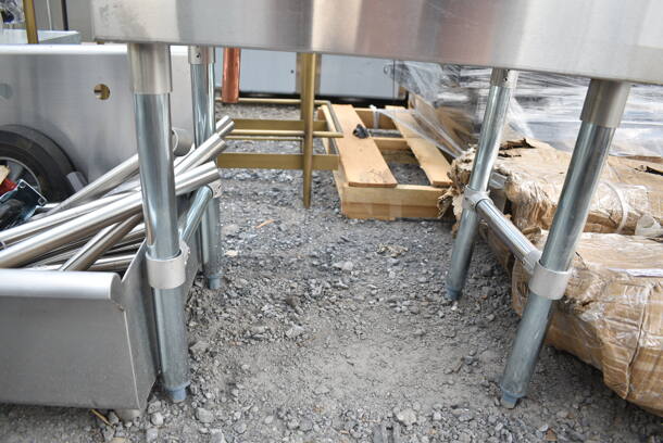 BRAND NEW SCRATCH AND DENT! Regency 600DBU2124 Stainless Steel Underbar Drainboard - Image 4 of 5