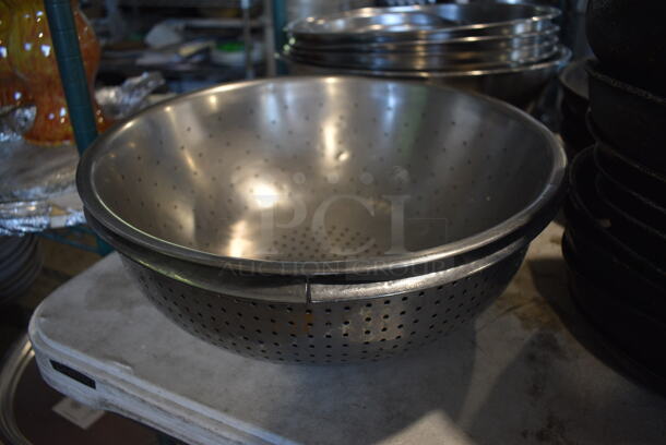 ALL ONE MONEY! Lot of Various Items Including Knives, 15 Metal Skillets, 2 Colanders and Various Metal Bowls. - Image 3 of 6
