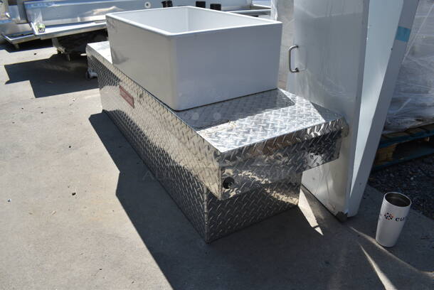 Craftsman Metal Diamond Plate Truck Bed Tool Box. - Image 3 of 4