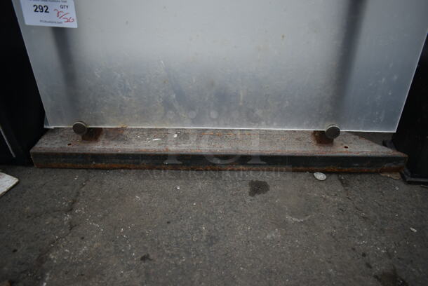 Privacy Barrier. - Image 2 of 3