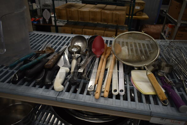 ALL ONE MONEY! Tier Lot of Various Items Including Poly Bins, Poly Pitchers and Utensils - Image 3 of 5
