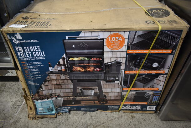 BRAND NEW IN BOX! Members Mark Pro Series Pellet Grill. - Image 3 of 7