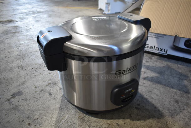 BRAND NEW SCRATCH AND DENT! Galaxy 177GRSC60 Stainless Steel 60 Cup Rice Cooker. 120 Volts, 1 Phase. Tested and Working! - Image 6 of 11