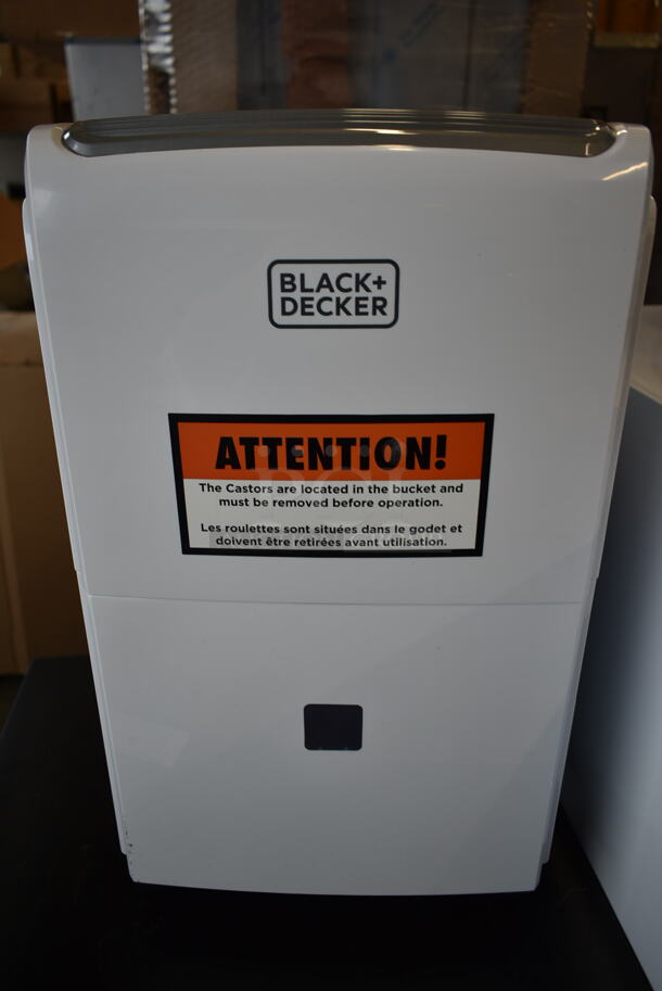 BRAND NEW SCRATCH AND DENT! Black & Decker BDT20WTB 20-Pint Portable Dehumidifier. 115 Volts, 1 Phase. Tested and Working! - Image 3 of 6