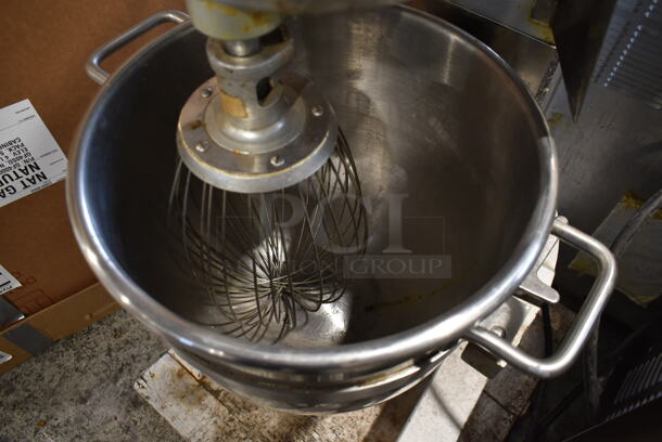 Omcan SP300A Metal Commercial Floor Style 30 Quart Planetary Dough Mixer w/ Stainless Steel Mixing Bowl, Bowl Guard, Whisk and Dough Hook Attachments. 110 Volts, 1 Phase. Tested and Working! - Image 5 of 8