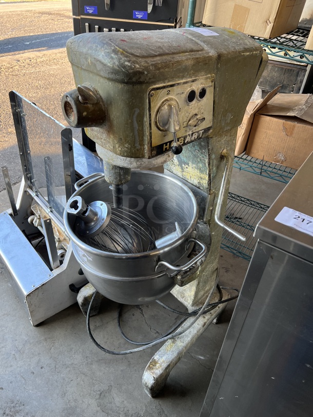 Hobart D-300-T Metal Commercial Floor Style 30 Quart Planetary Dough Mixer w/ Stainless Steel Mixing Bowl, Dough Hook and Whisk Attachments. 115 Volts, 1 Phase. 22x21x45. Tested and Working!