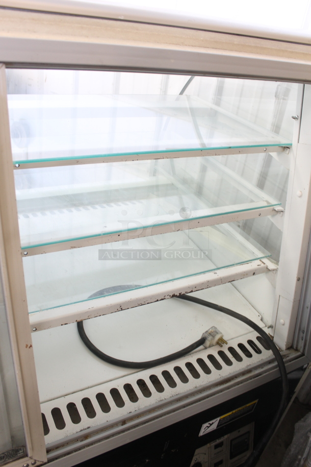 Federal Industries SN59-3SC-2 Series '90 Double-Curved Glass Dual Zone Refrigerated Bakery Case. 120 Volts, 1 Phase. Tested and Powers On But Does Not Get Cold
 - Image 5 of 7