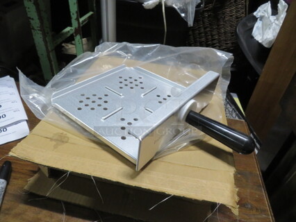 One NEW Prince Castle Sandwich Spatula/Paddle. #625-128S