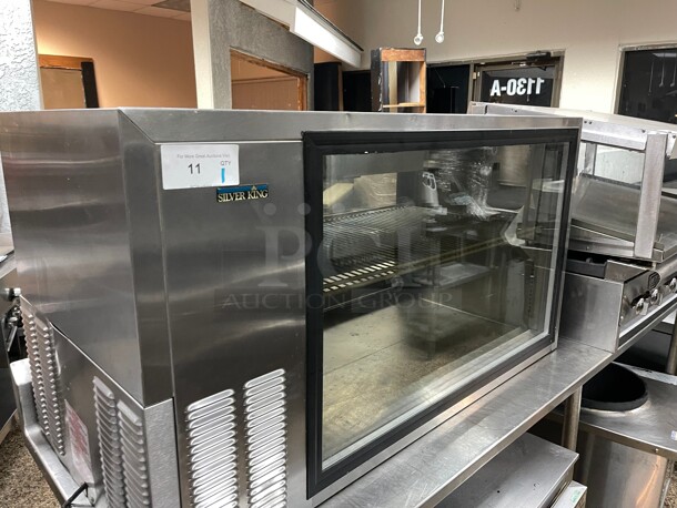 Working! Silver King SKDC48 - 48 inch Commercial Refrigerated Counter Top Display Case  (Pie and Salad Case ) 115 Volt NSF Tested and Working! - Image 9 of 10