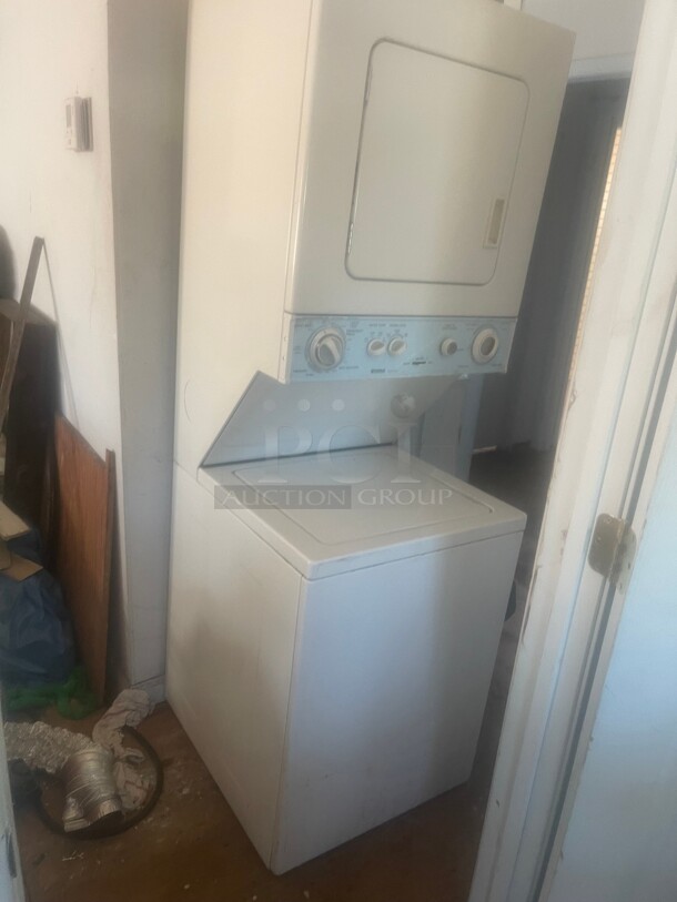 Working! Commercial Heavy Duty Washer and Dryer Combo 220 Volt Tested and Working! - Image 2 of 10