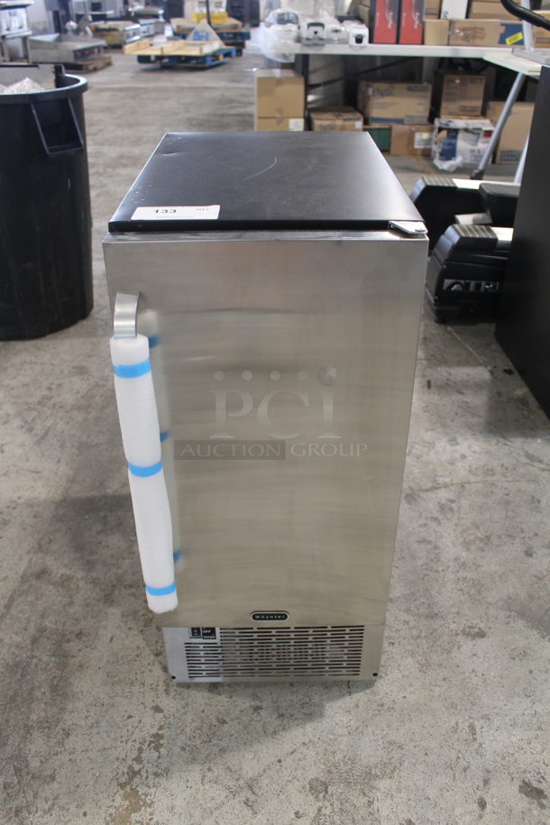 BRAND NEW SCRATCH AND DENT! Whynter UIM-502SS Commercial Built-In Ice Maker With Stainless Steel Door, Black. 115V. Tested and Working! 