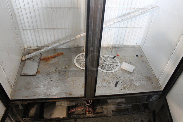 True T-49F Stainless Steel Commercial 2 Door Reach In Freezer. 115 Volts, 1 Phase. Tested and Powers On But Does Not Get Cold - Image 5 of 8