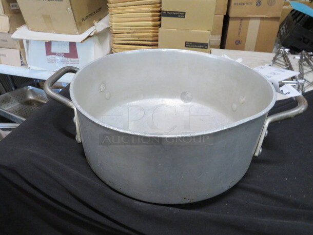 One Aluminum Stock Pot. 14.5X6
