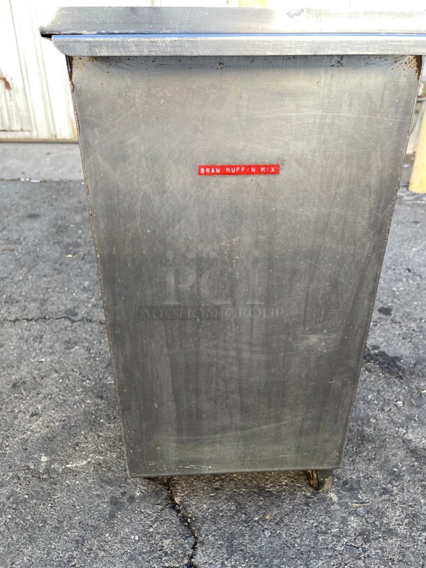 Clean! Commercial Stainless Steel Mix Storage on Casters NSF Great For any Mixing storage  - Image 4 of 7