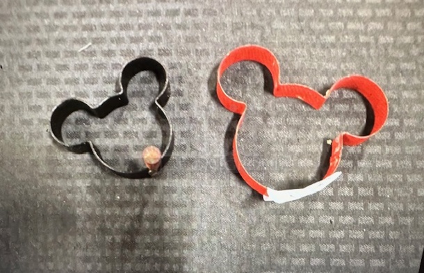Assorted Size Mickey Mouse Egg Ring. 2XBID - Image 1 of 1