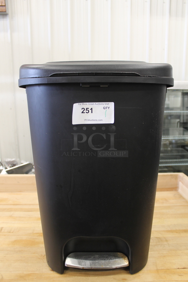 Black Poly Trash Can w/ Foot Pedal. - Image 1 of 3