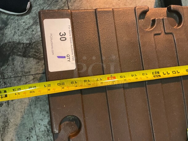 Regency 60 in x 21 in x 12 in Commercial Fiber Plastic Dunnage Rack - 1630 lb. Capacity NSF Great For Food Storage  - Image 4 of 5
