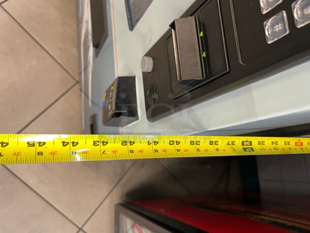 Working! Seaga Infinity INF5S Commercial Snack Vending Machine Made In The USA  Cash Or CC NSF 115 Volt Tested and Working! Currently In Use!  - Image 8 of 9