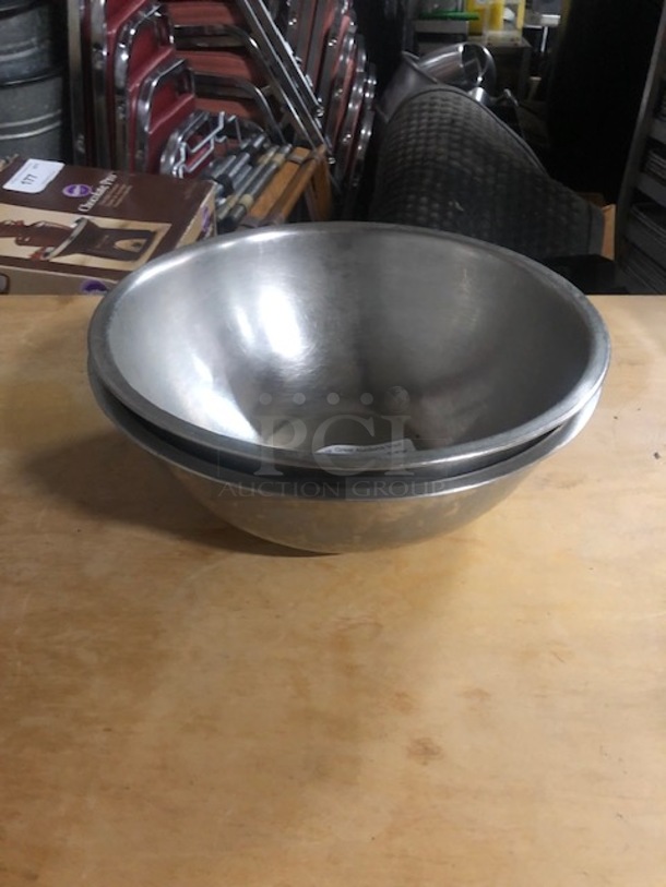 12  Inch Stainless Steel Mixing Bowl. 2XBID 