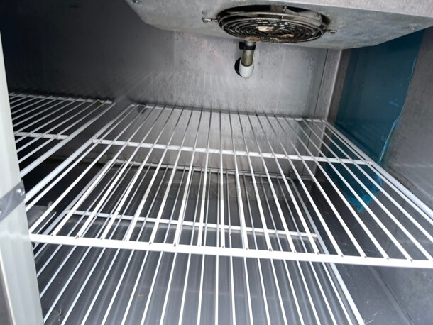 Wow! Traulsen VPS90S 90in 12-Pan Commercial Refrigerated Pizza Table NSF 115 Volt Tested and Working - Image 8 of 9