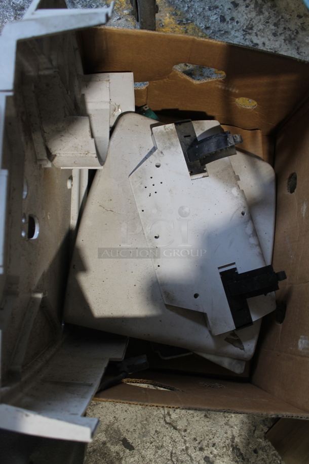 Hobart Quantum Metal Countertop Food Portioning Scale w/ Pieces. 120 Volts, 1 Phase. - Image 8 of 11