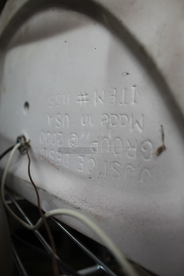 ALL ONE MONEY! Tier Lot of Wall Mount Lights - Image 5 of 6