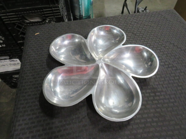 One Silver Catering Display Server. - Image 1 of 1