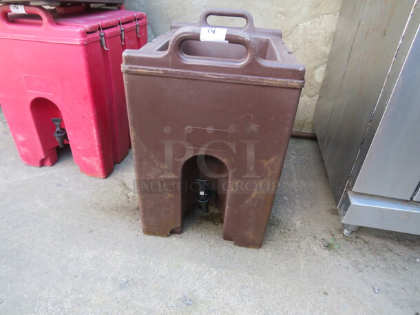 One Cambro 11.75 Gallon Insulated Drink/Soup Carrier. Model# 1000LCD. $249.99. NO LID. - Image 1 of 2