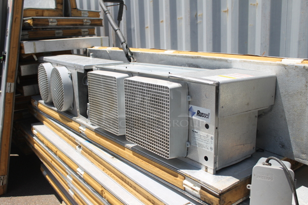 2 Arctic Walk In Boxes That Make One Combo Box w/ Russell AE26-75B 208/230 Volt, 1 Phase Evaporator, Commercial Evaporator, Trenton Compressor and Trenton TEZA020L8-HS2B-F 208-230 Volt, 1 Phase Compressor. Cooler Is 8'x12' and Freezer Is 8'x8'. 2 Times Your Bid! - Image 5 of 12