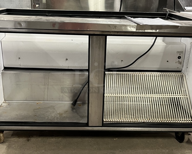 True 2 Dr. Refrigerated Prep Table, 115V, 1 Phase, Tested & Working! - Image 3 of 4